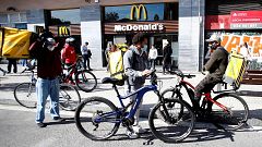 Los 'riders' se quedan sin repartos por el estado de las calles afectadas por Filomena