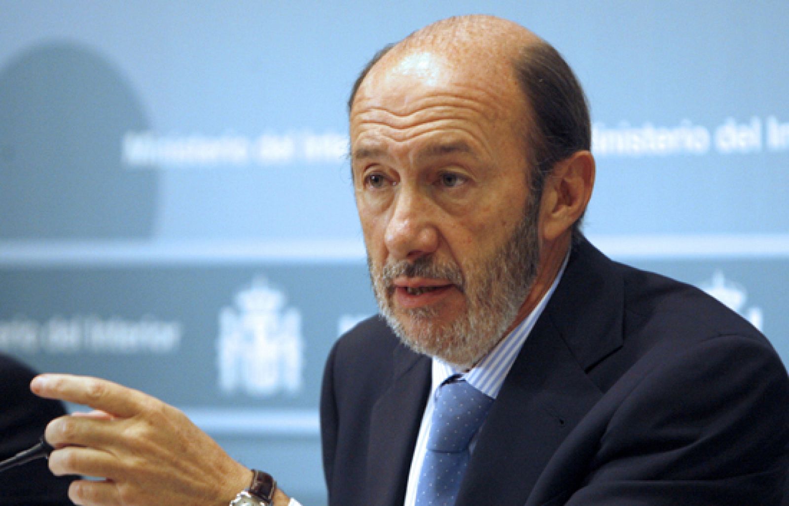 Rubalcaba ha recordado que las escuchas sólo las ordenan los jueces | Ver