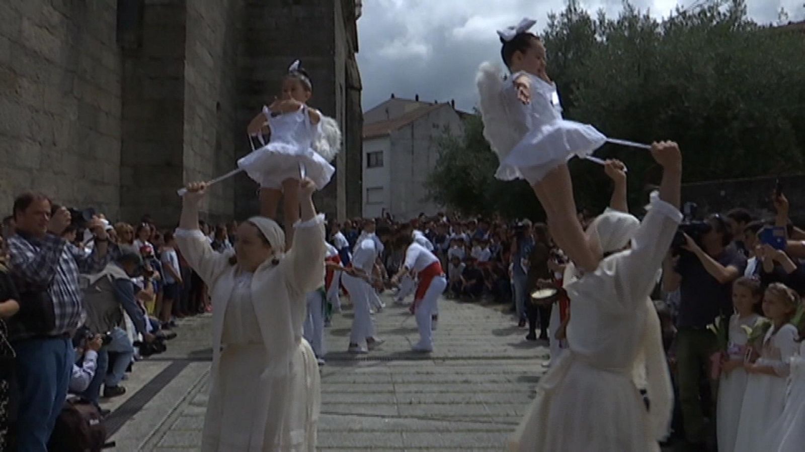 La Danza de las espadas en Redondela