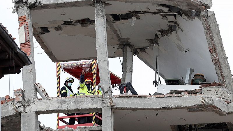 La Policía emplea drones para buscar pruebas tras la explosión en un edificio en Madrid