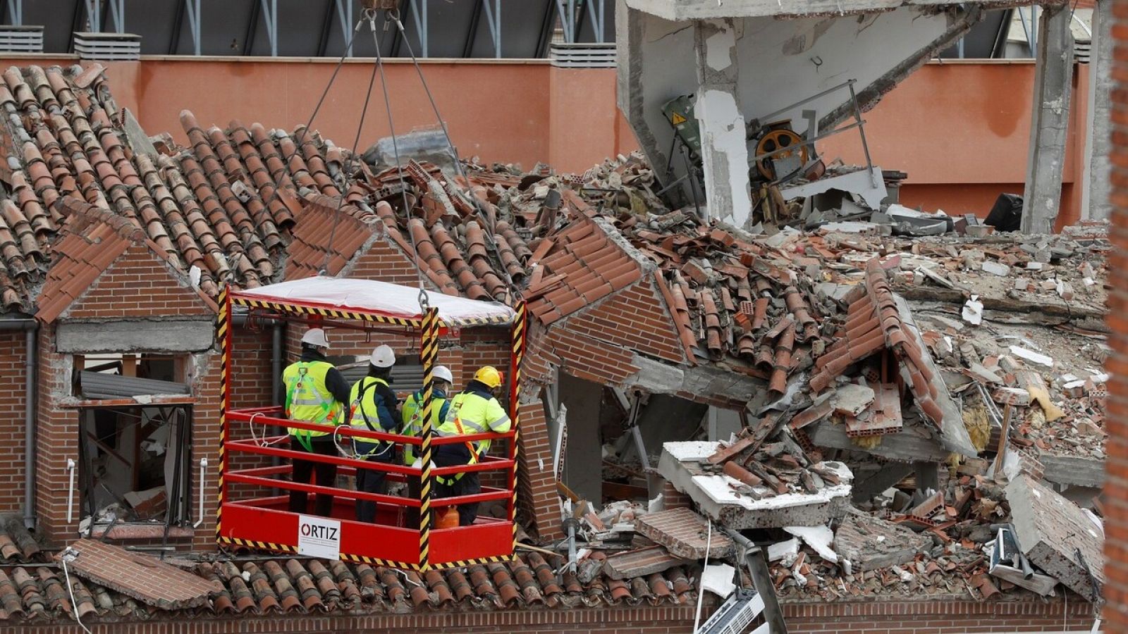 Los afectados por la explosión de Madrid, a la espera de poder volver a sus casas