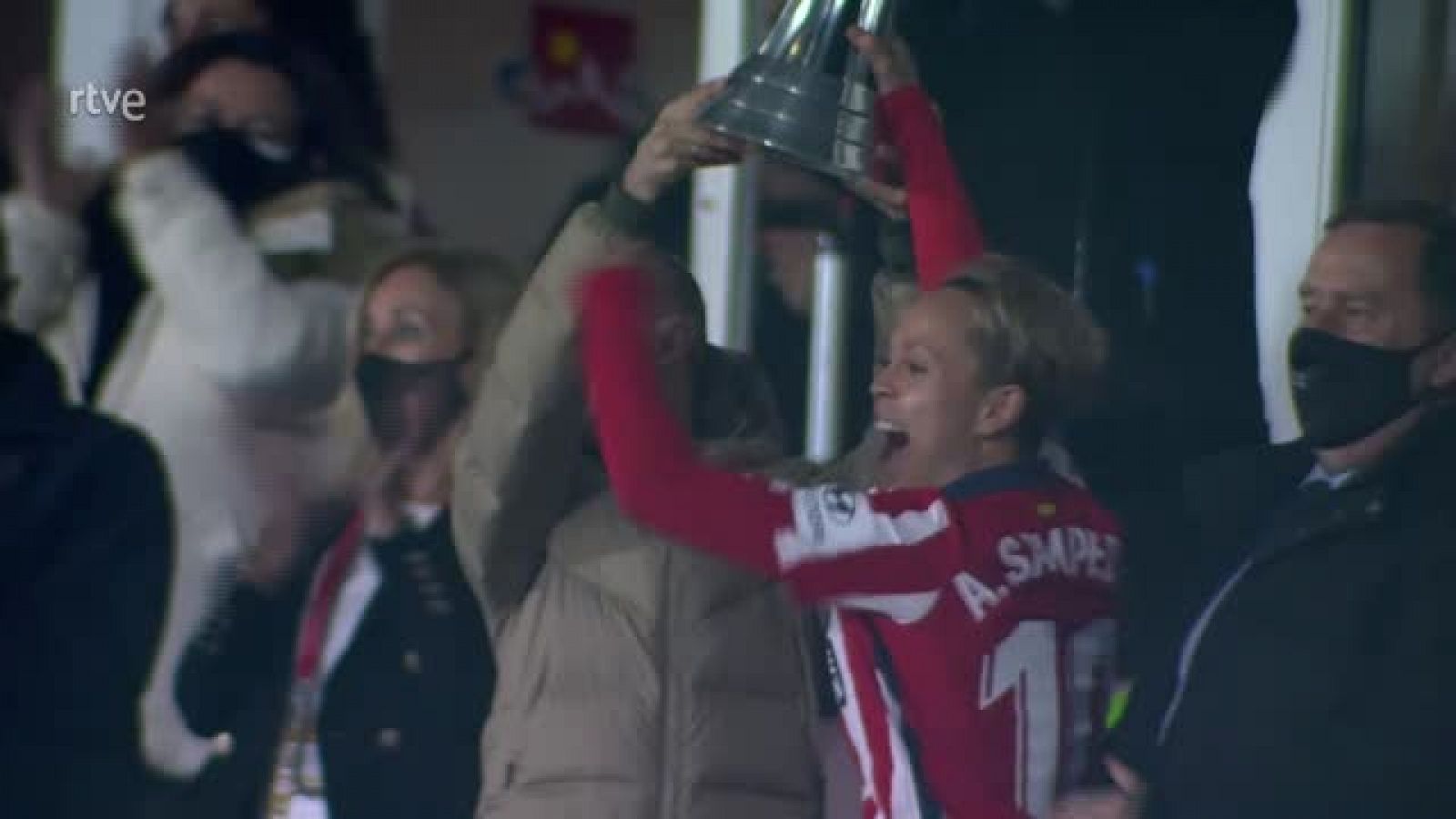 Amanda Sampedro: "La Supercopa fue para Virginia"