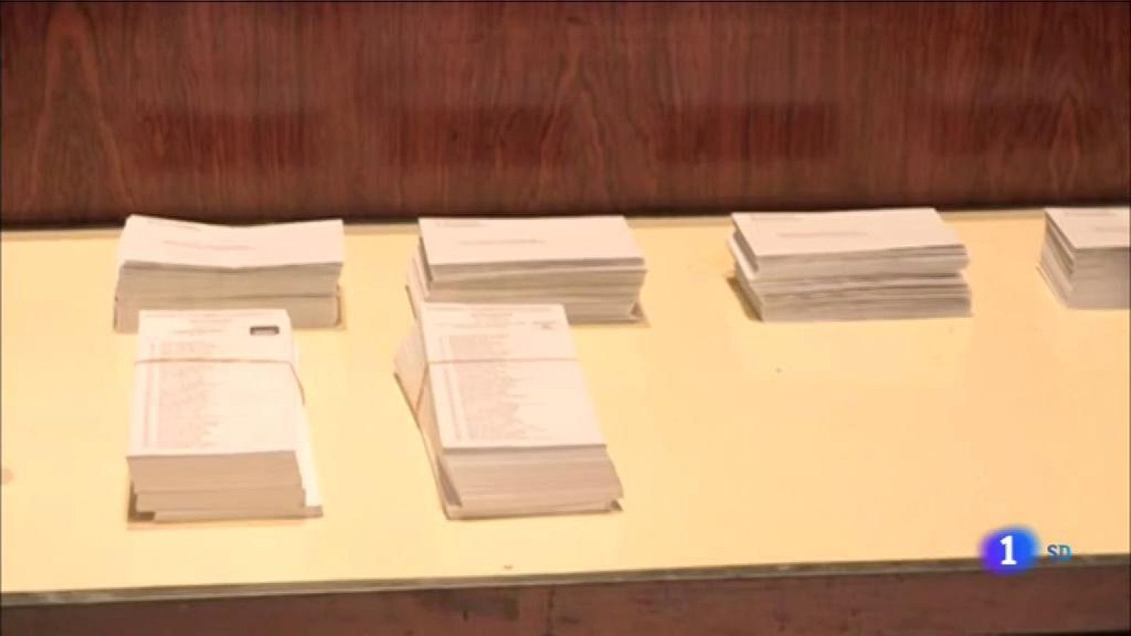 Els membres de les meses electorals del 14F reben un manual amb mesures sanitàries