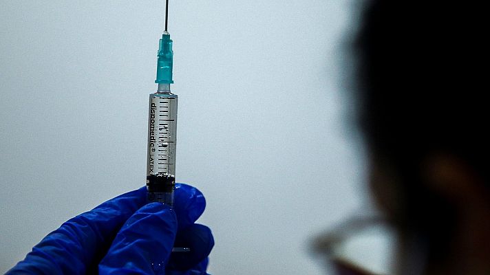 Telediario 1 - Las comunidades autónomas vacunan a distinta velocidad