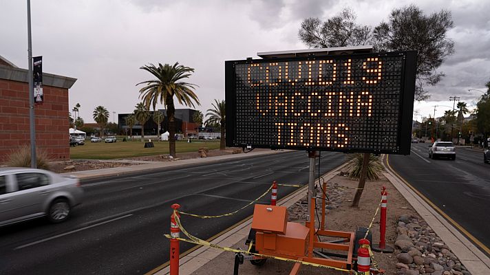 Telediario 1 - Las clínicas de EE.UU. reparten por sorteo las vacunas sobrantes