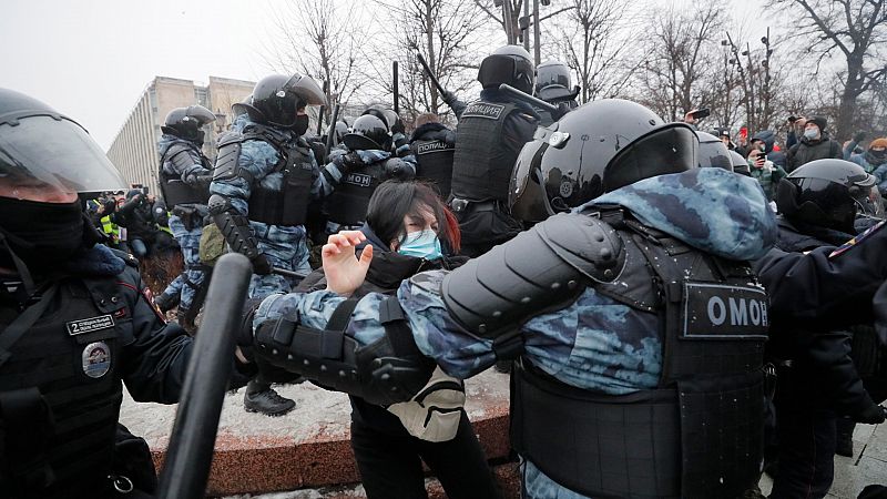 Un millar de detenidos en Rusia en protestas en apoyo a Navalny