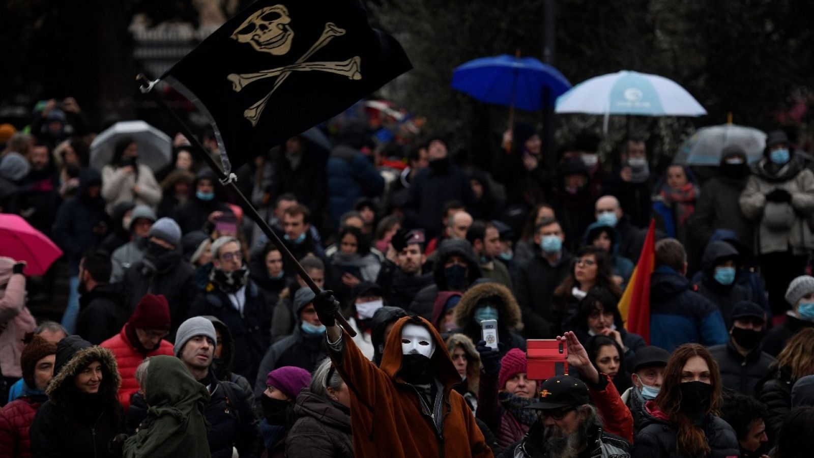 Manifestación negacionista en Madrid en plena tercera ola de la pandemia