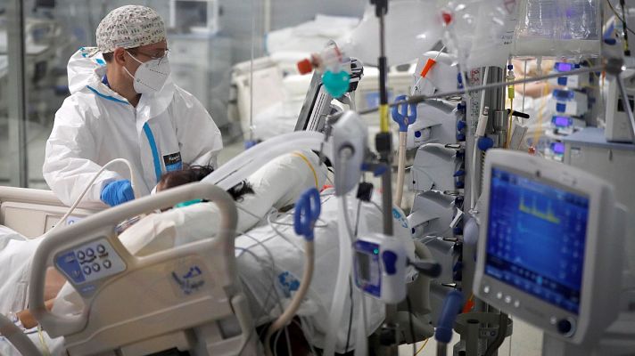 Telediario 1 - La Rioja, Extremadura y Andalucía registran cifras récord de ingresados en hospitales