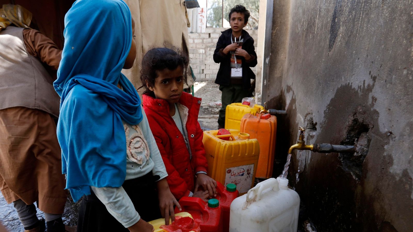 COVID-19: Oxfam Intermón: "La pandemia se ha cebado con los más vulnerables" - Informativo 24h | Ver