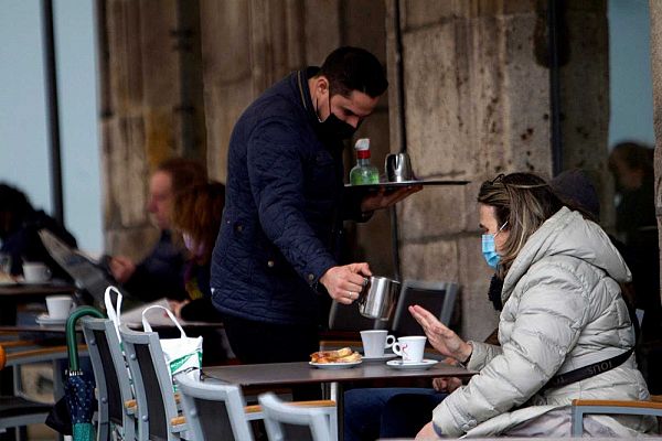 Galicia endurece las restricciones ante la tercera ola