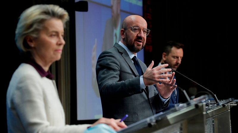 La UE no acepta las justificaciones de AstraZeneca y exige saber cuántas vacunas ha entregado 