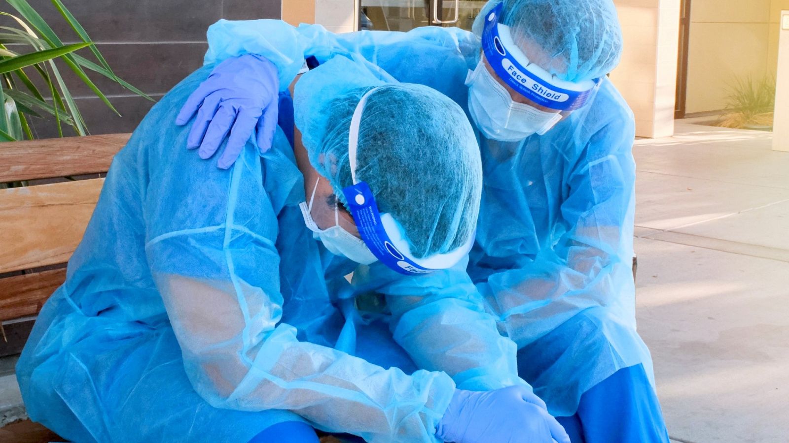 Una enfermera del Hospital La Paz relata cómo es una noche de guardia a cargo de 17 pacientes