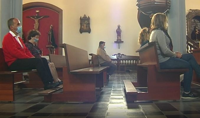 Telediario 1 - Los ritos eclesiásticos se adaptan a la pandemia