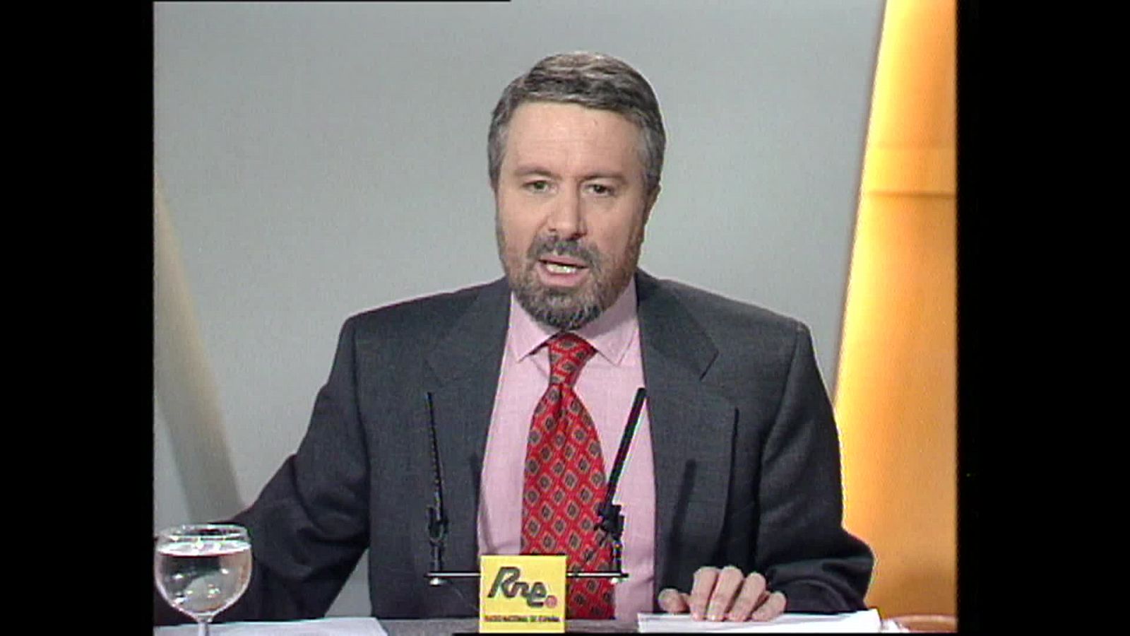 Francisco Tomás y Valiente en Los desayunos de Radio 1 (1995)
