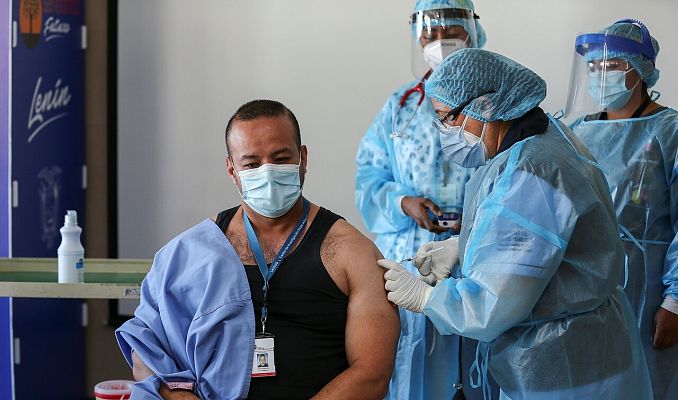 La vacunación se hace esperar en Latinoamérica: "La prioridad la tienen los países más desarrollados" 