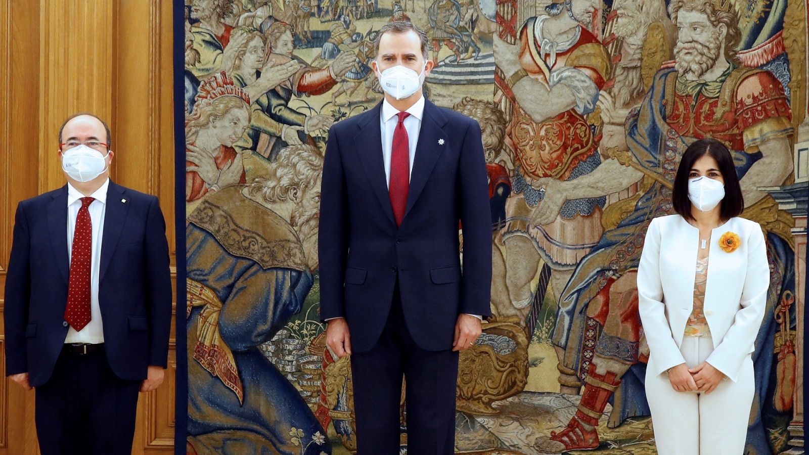 Darias e Iceta prometen sus cargos ante Felipe VI en la Zarzuela Darias e Iceta prometen sus cargos ante Felipe VI en la Zarzuela