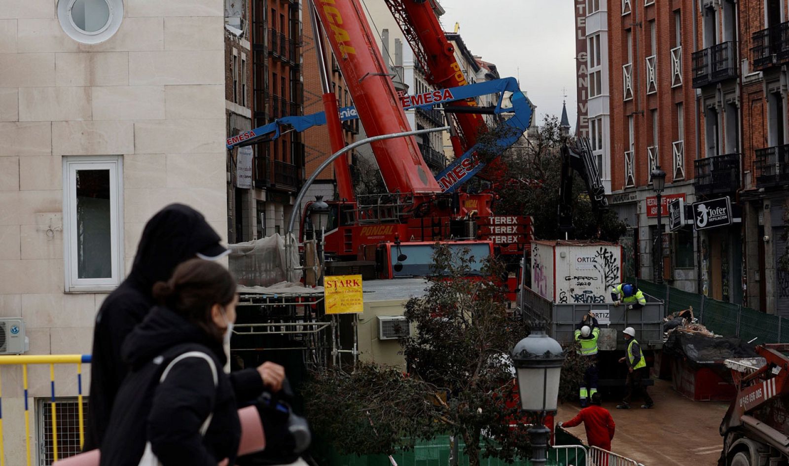 Los vecinos de la calle Toledo regresan a sus casas una semana después de la explosión 