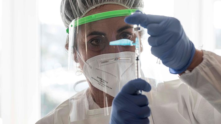 Telediario 1 - El ritmo de vacunación en la Unión Europea, muy por detrás de Israel, EE.UU. y Reino Unido