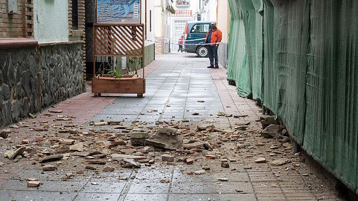 Un enjambre sísmico causa daños materiales y alerta a la población de Granada: "Estamos muy asustados"
