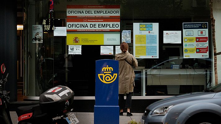 Informativo 24h - El coronavirus destruyó 622.600 empleos y elevó la tasa de paro al 16,13 % en 2020
