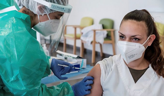 Informativo 24h - Simón recuerda que la segunda dosis tiene un margen concreto de entre 21 y 42 días para inocularse con efecto