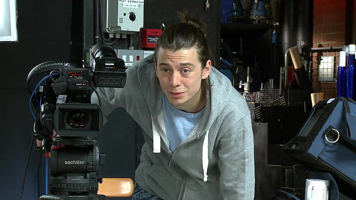 That's English - Básico A2.4 - Unit 3A: Can you help me to choose a card?