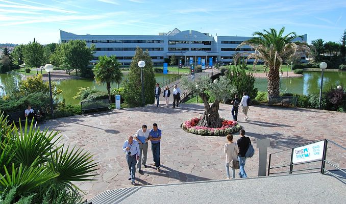 Telediario 1 - La Universidad Europea de Madrid realiza un ERE a 275 profesores: "Hay una merma en la calidad docente"