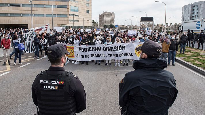 Manifestación en Palma contra las restricciones del Gobierno balear para hacer frente a la pandemia