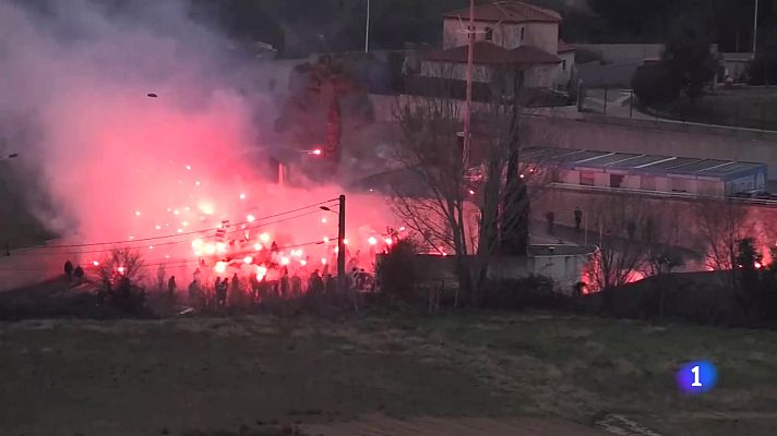 300 violentos hinchas del Marsella incendian su ciudad deportiva