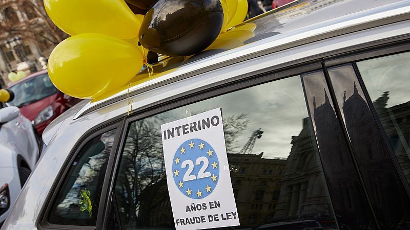 Trabajadores interinos de la Administración pública se manifestan para reclamar empleos fijos