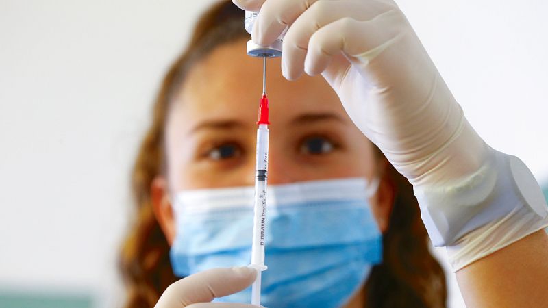 Famosos mexicanos viajan a EE.UU. como turistas para vacunarse de la COVID-19 | Ver