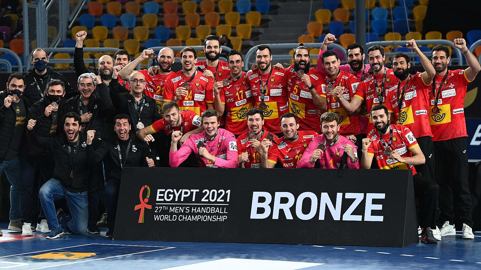 Los Hispanos reciben la medalla de bronce