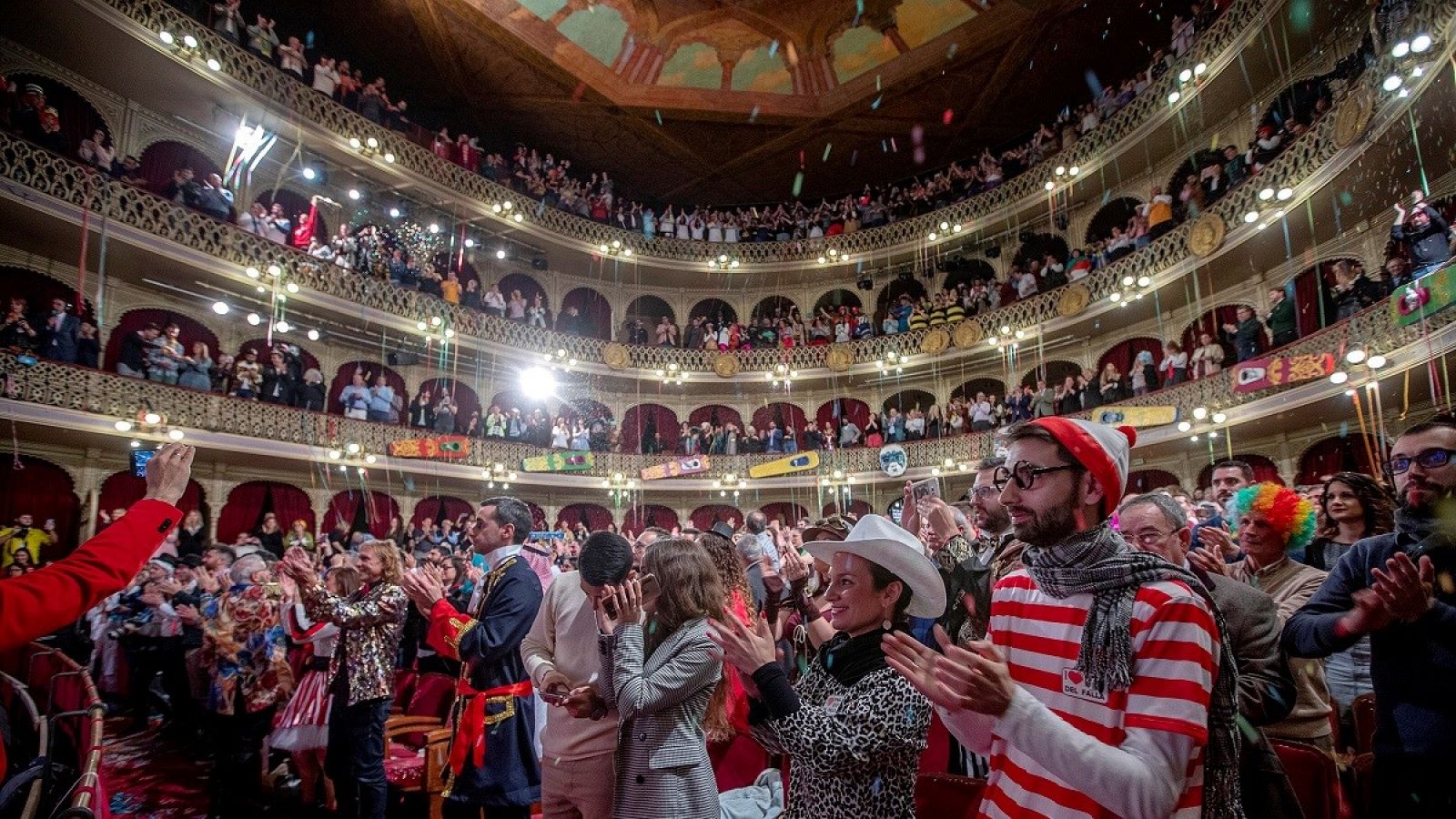 Los artesanos de Cádiz, golpeados por la suspensión del Carnaval