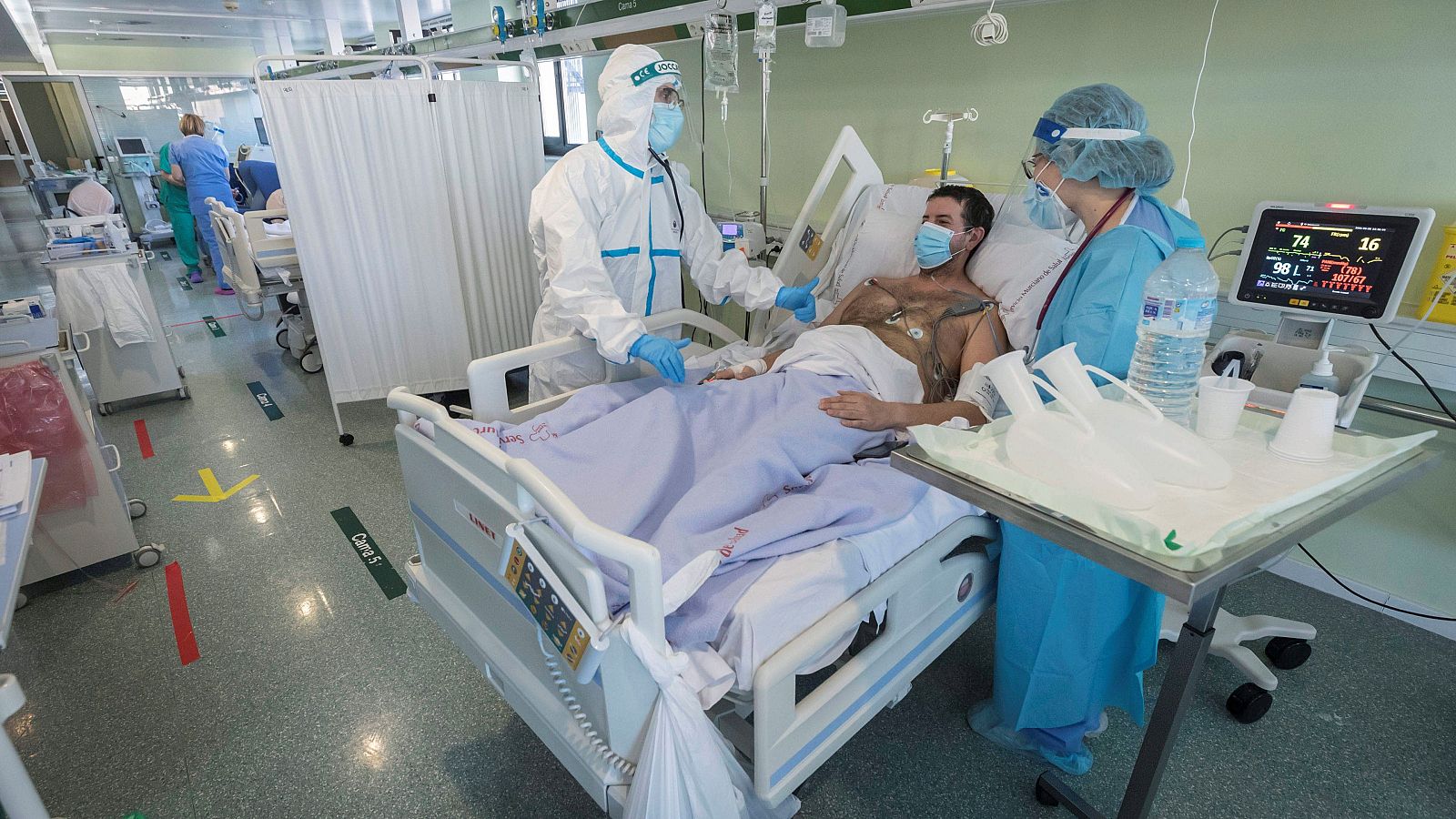 Coronavirus - ¿Un año de "medicina de guerra"? - RTVE.es - Telediario 1 | Ver