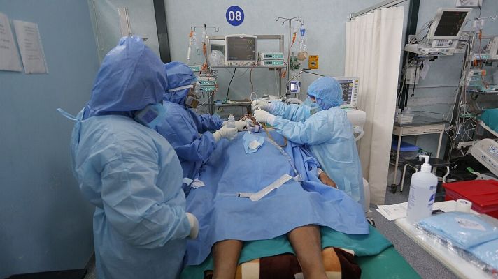 La tarde en 24h - Fernando Simón señala que los casos están empezando a descender pero la incidencia sigue siendo "elevadísima"