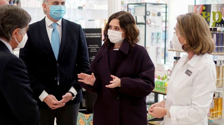 Telediario 1 - Ayuso defiende las nuevas medidas para la hostelería: "Hay que trabajar para convertirla en sitios seguros"