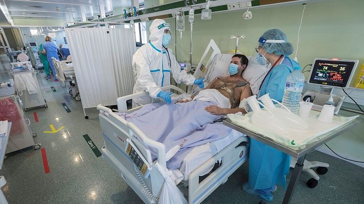 Telediario 1 - Crece la saturación en las UCI: siete comunidades superan el 50 % de ocupación con pacientes de COVID