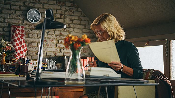 Cuéntame cómo pasó - Antonio pide a Merche que le sustituya en 'Viajes Milano'