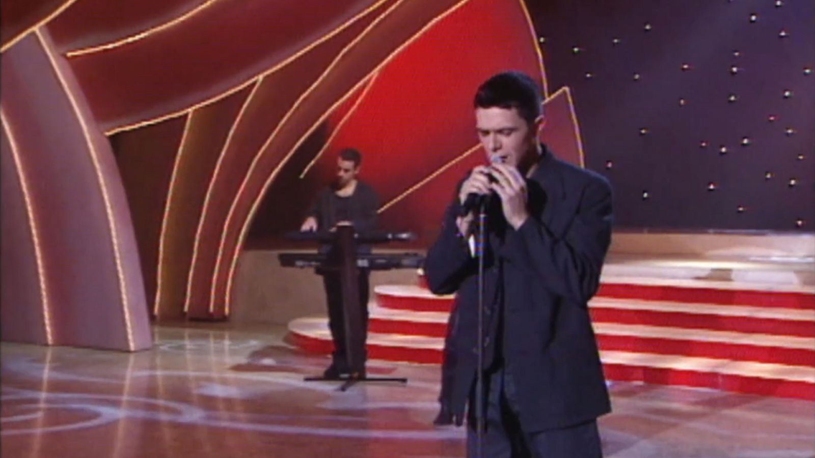 Así comienza el cuarto programa de 'Novéntame': "Temazos de los 90 (Vol. 1)"