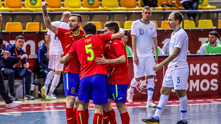 Telediario 1 - España remonta a Eslovenia y se acerca al Europeo