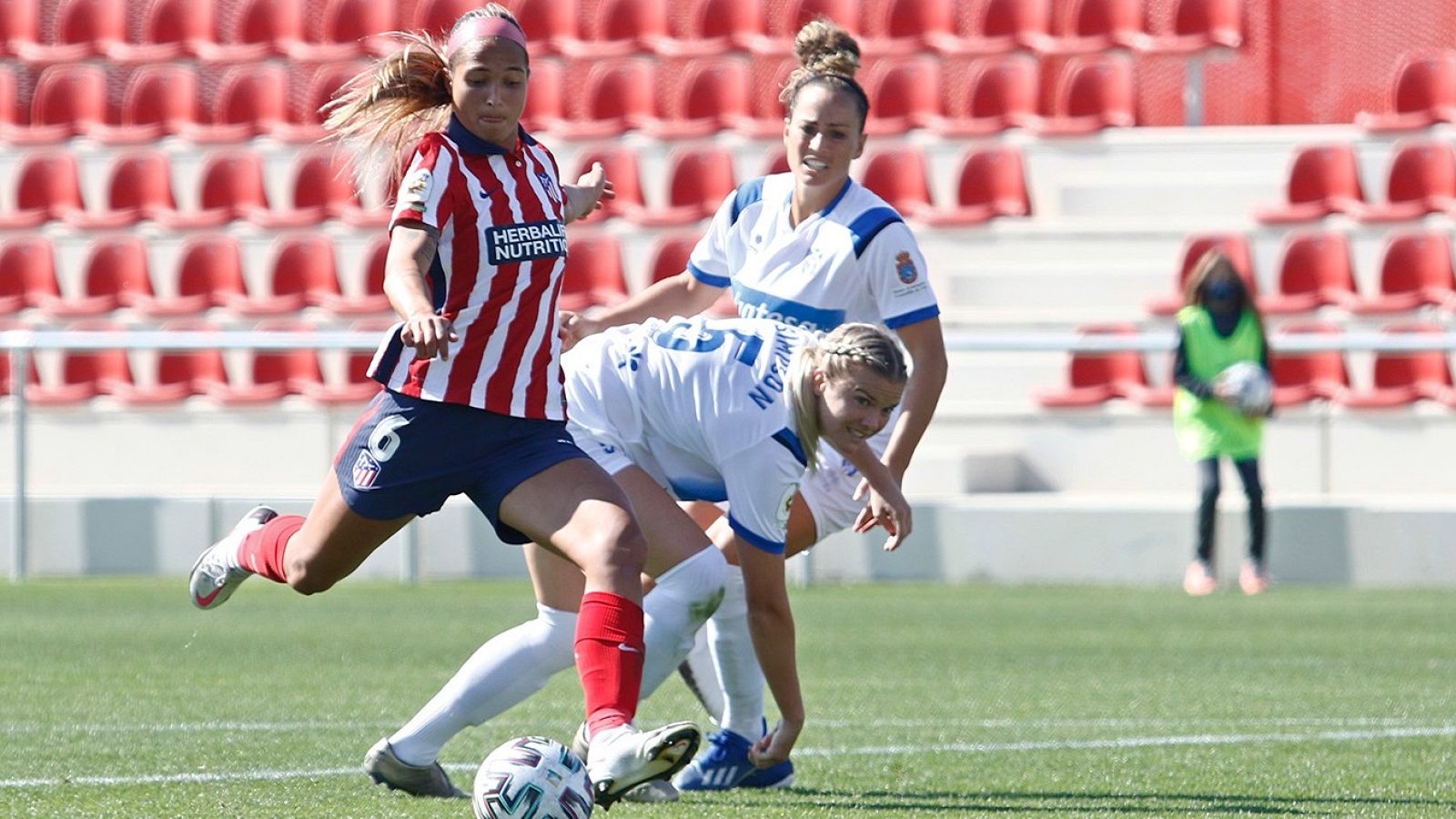 Federación y clubes femeninos acercan posturas sobre el protocolo Covid y los aplazamientos de laLiga Iberdrola