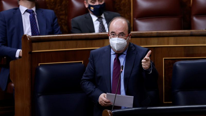 Arrimadas tacha de "mesa de chantaje" a la mesa sobre Cataluña e Iceta le responde que los problemas se resuelven con "diálogo"