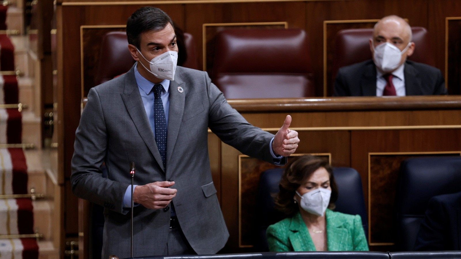 Los fondos europeos enfrentan a Casado y Sánchez, que alaba el "sentido de Estado" de Vox