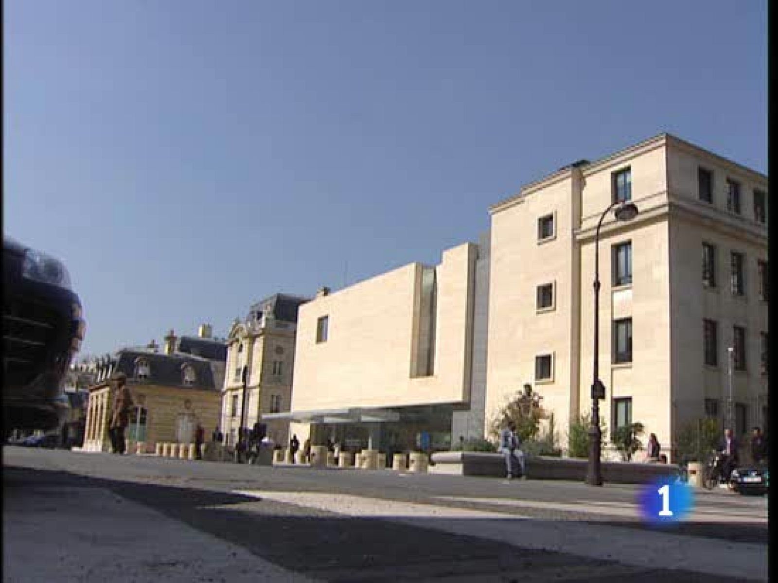 Aunque todavía tienen problemas. Dice en su informe que la zona euro ya está saliendo de la recesión en el tercer trimestre. A España le costará algo más. 