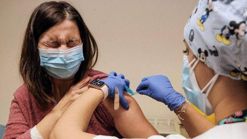 Darias anuncia la llegada de csai 7 millones de dosis de vacunas entre febrero y marzo: "Es una gran noticia para todos"