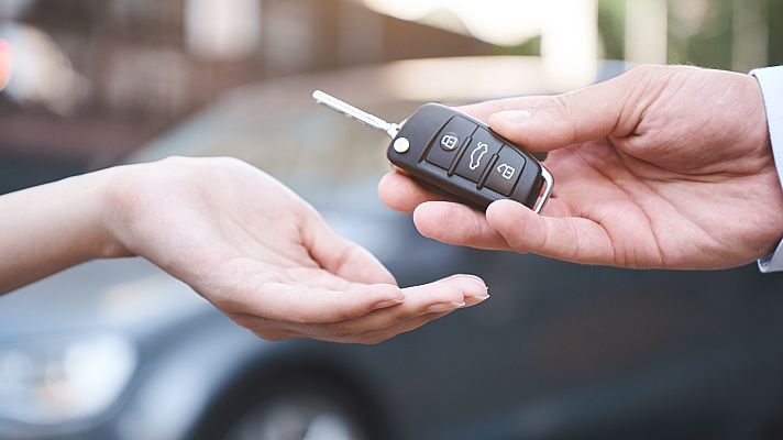 Informativo 24h - Las ventas de vehículos en España se desplomaron un 30% en 2020 y la producción en las fábricas cayó un 20%