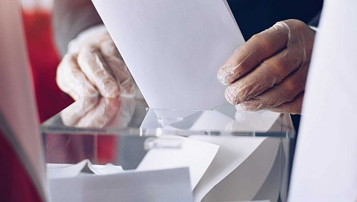 Telediario 1 - Coronavirus y 14F: los médicos piden alternativas para que no acudan a votar los positivos y aumenta el rechazo a estar en mesa electoral