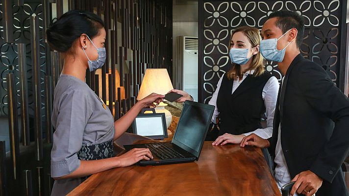 Telediario 1 - Las agencias de viajes, en la 'UCI' tras dejar atrás un año catastrófico para el turismo en España