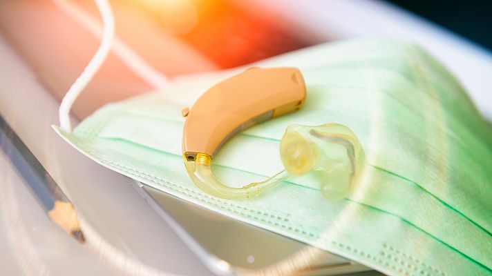 Telediario 1 - Las mascarillas, un lastre para la comunicación de las personas sordas