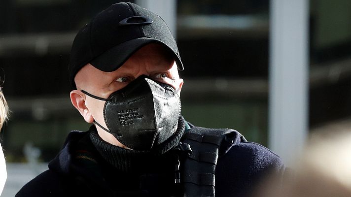 Telediario 1 - El hombre de los '2.000 tumores' acepta dos años de cárcel